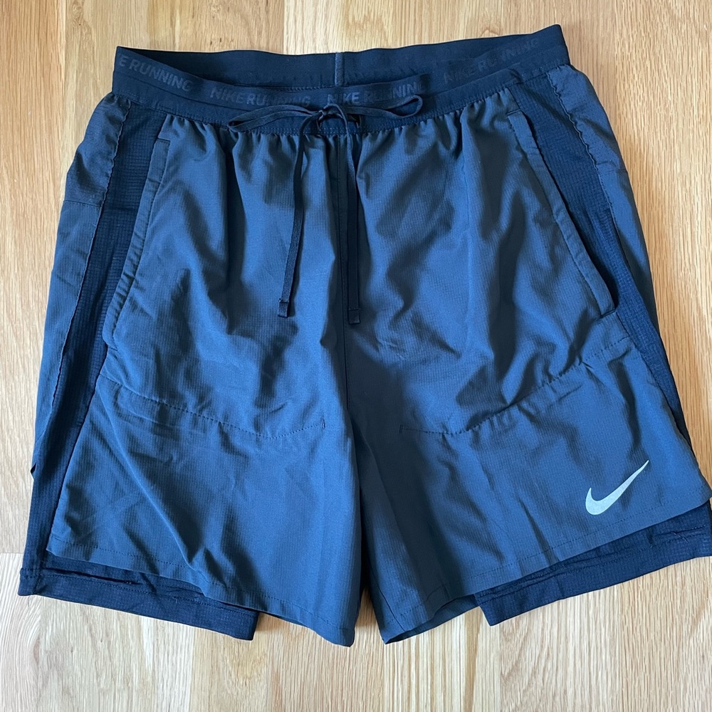 Men’s Nike Stride Dri-Fit Hybrid Running Shorts, Small